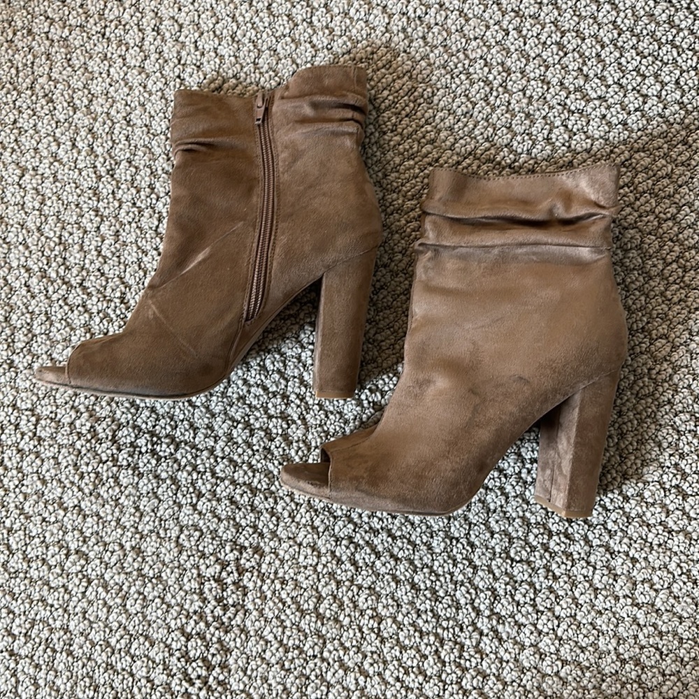 Open toe heeled boot - Picture 4 of 8
